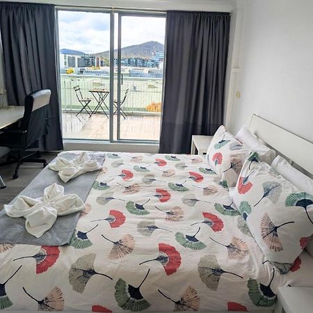 Dana-Cozy Private Room In Shared Central Apt-Rm 2 Канбера Екстериор снимка