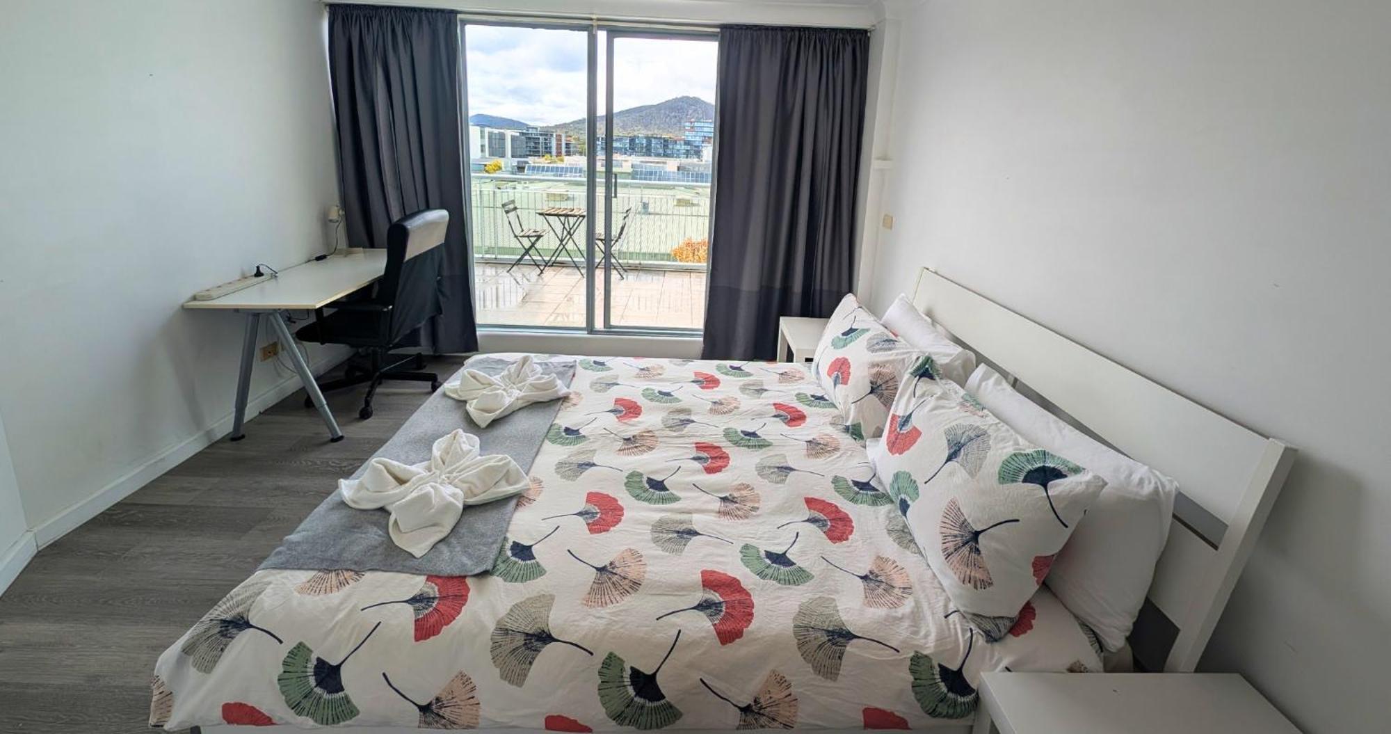 Dana-Cozy Private Room In Shared Central Apt-Rm 2 Канбера Екстериор снимка